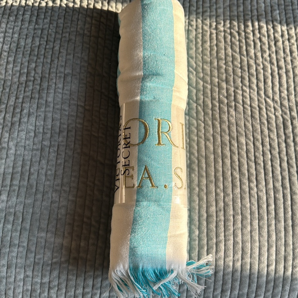 New Victoria's Secret Turquoise and Cream Beach Towel